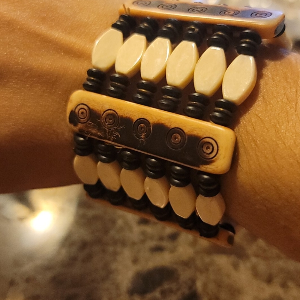 Wood cream and brown bracelet